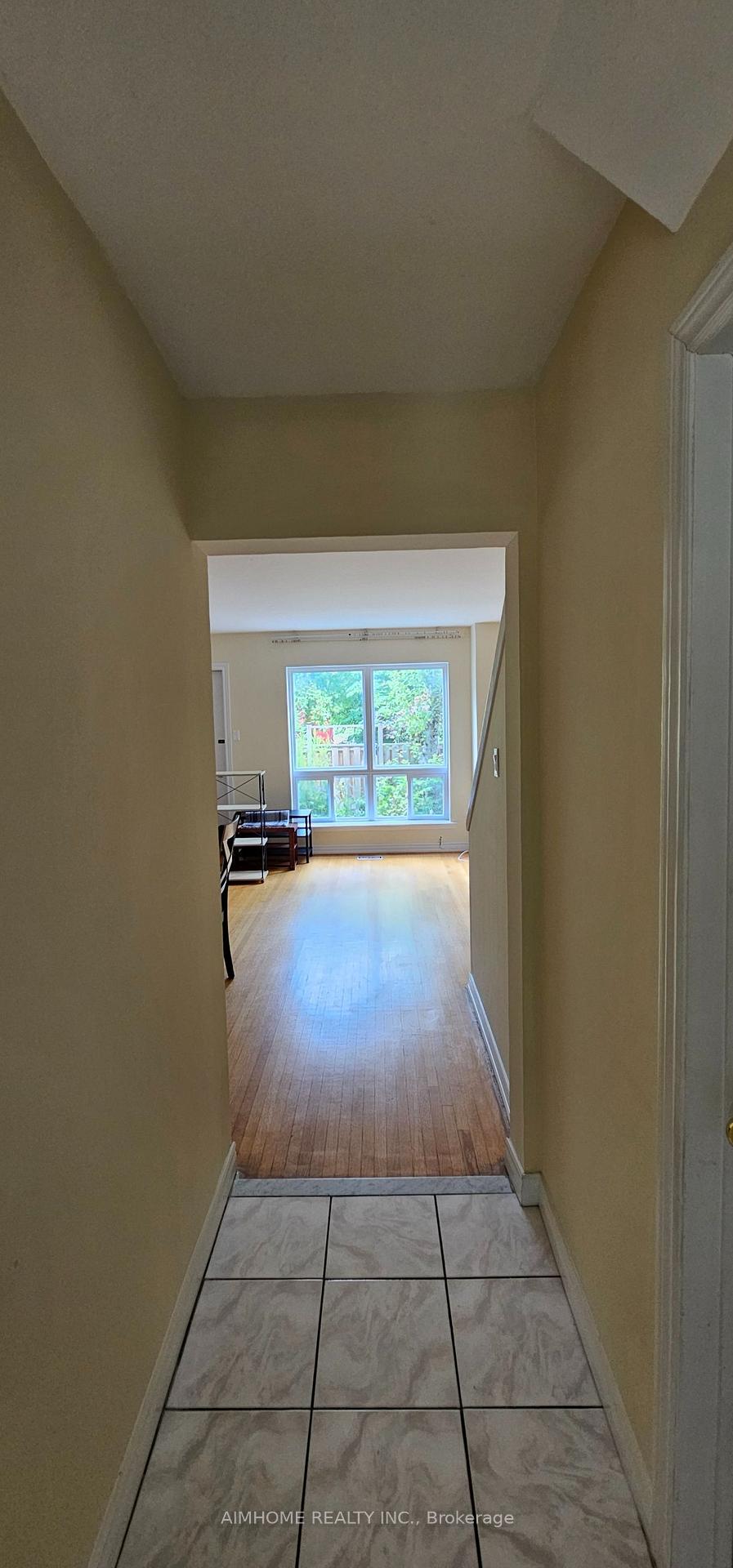 Photo 3 of Unit 6, 8 Liszt Gate, North York, Hillcrest Village — HOMEH