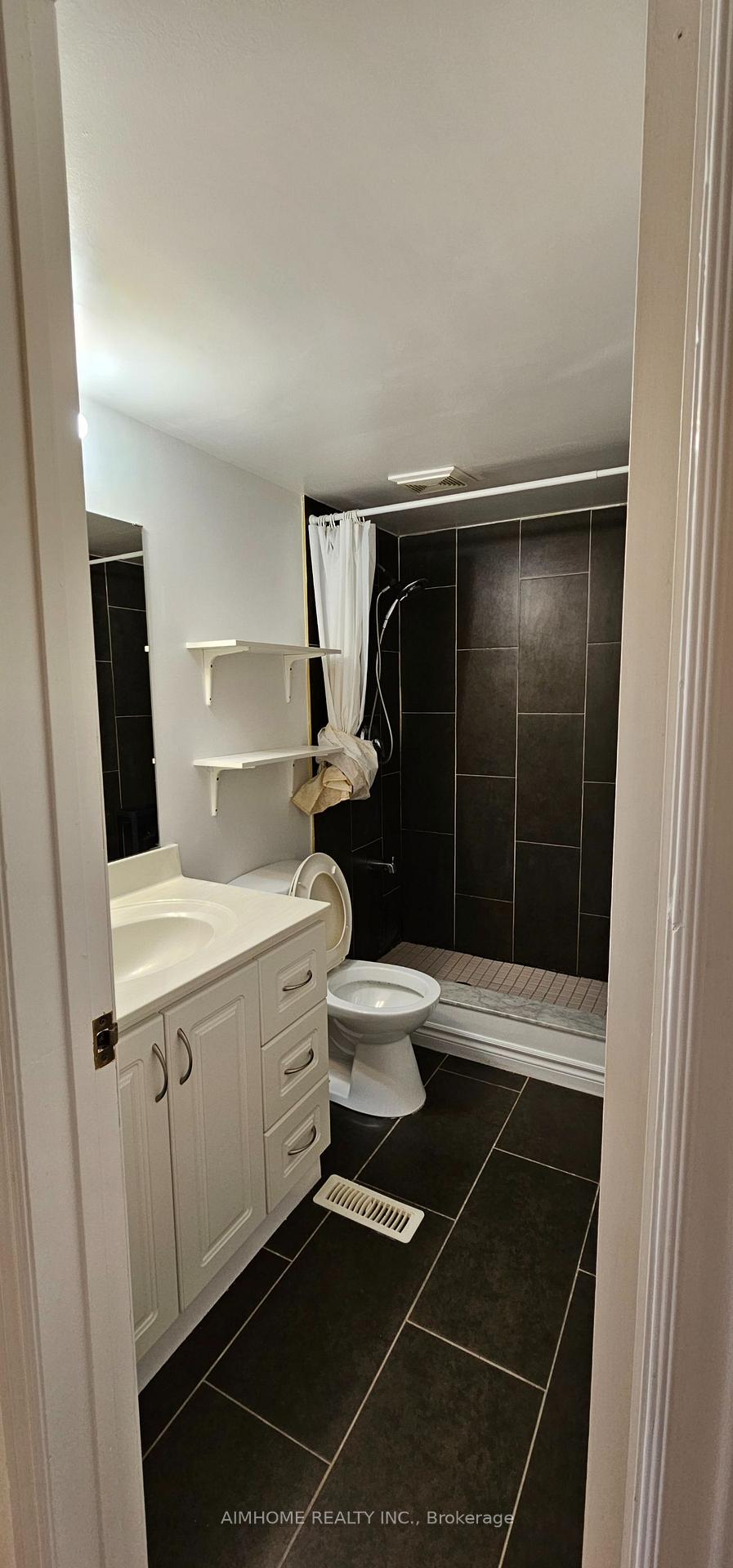Photo 10 of Unit 6, 8 Liszt Gate, North York, Hillcrest Village — HOMEH