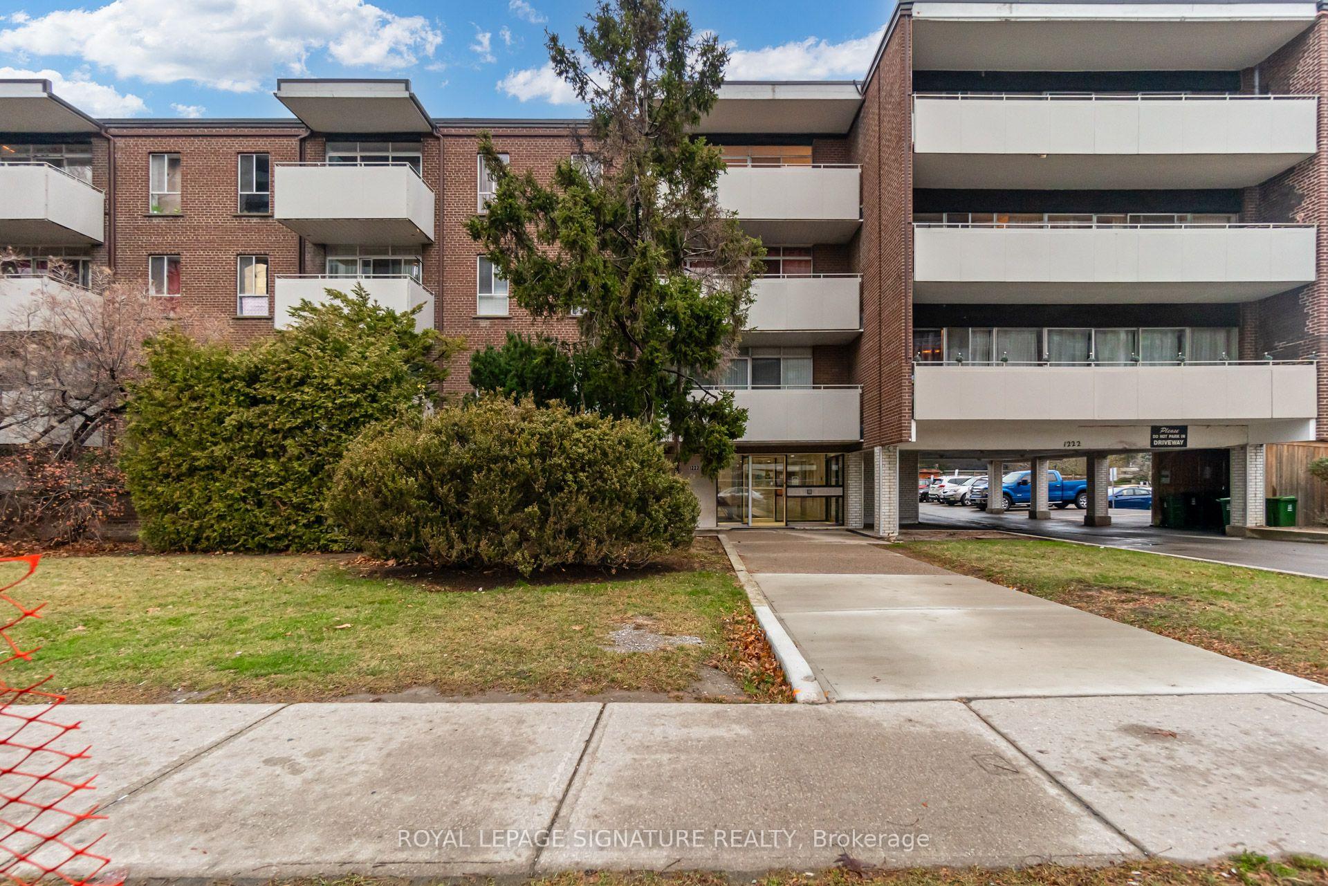 Front of Unit 104, 1222 York Mills Road