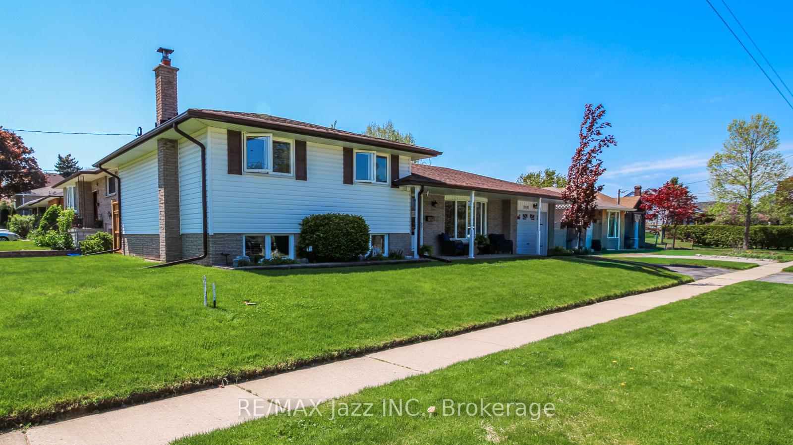 Photo 3 of 330 Nipigon Street, Oshawa, McLaughlin — HOMEH