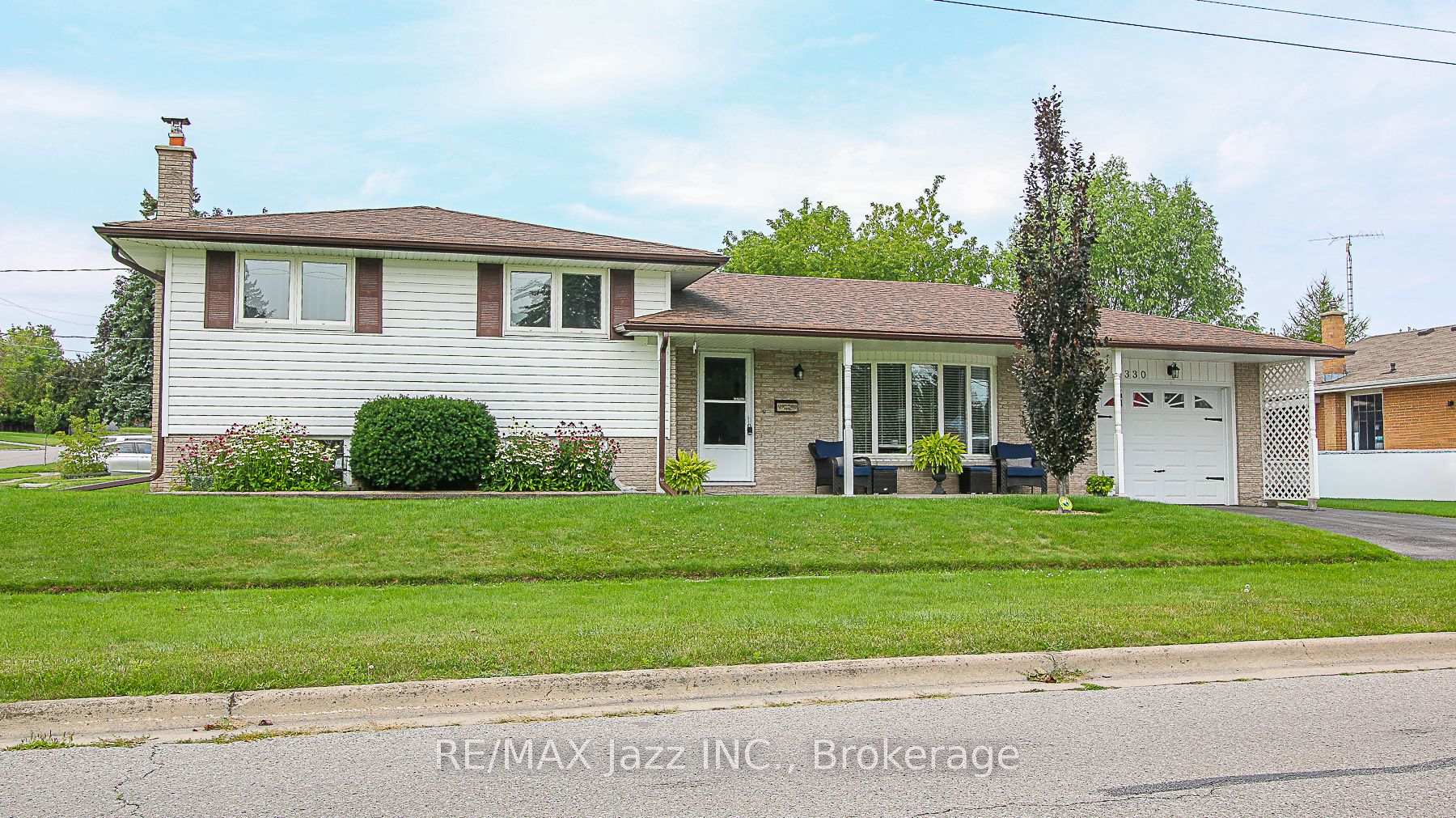 Photo 2 of 330 Nipigon Street, Oshawa, McLaughlin — HOMEH