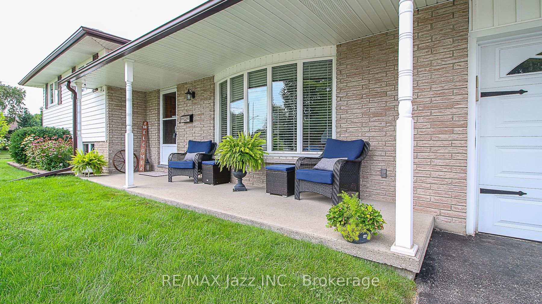Photo 4 of 330 Nipigon Street, Oshawa, McLaughlin — HOMEH