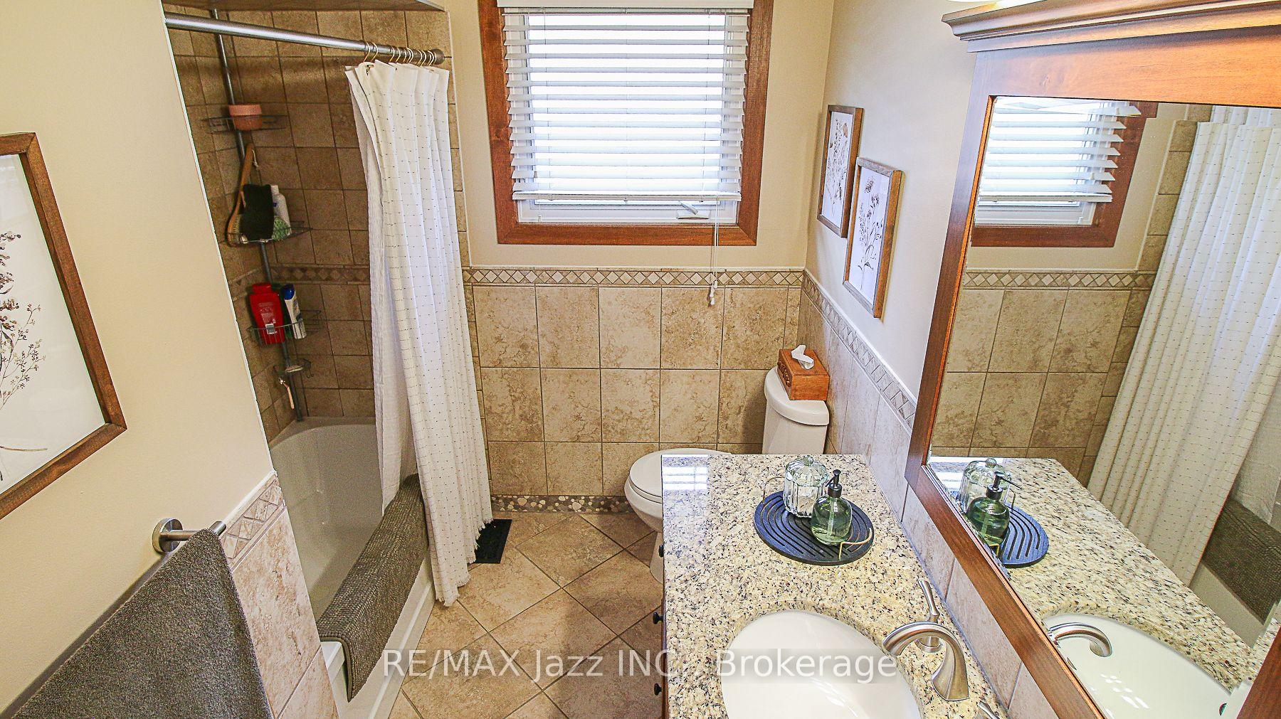 Photo 17 of 330 Nipigon Street, Oshawa, McLaughlin — HOMEH