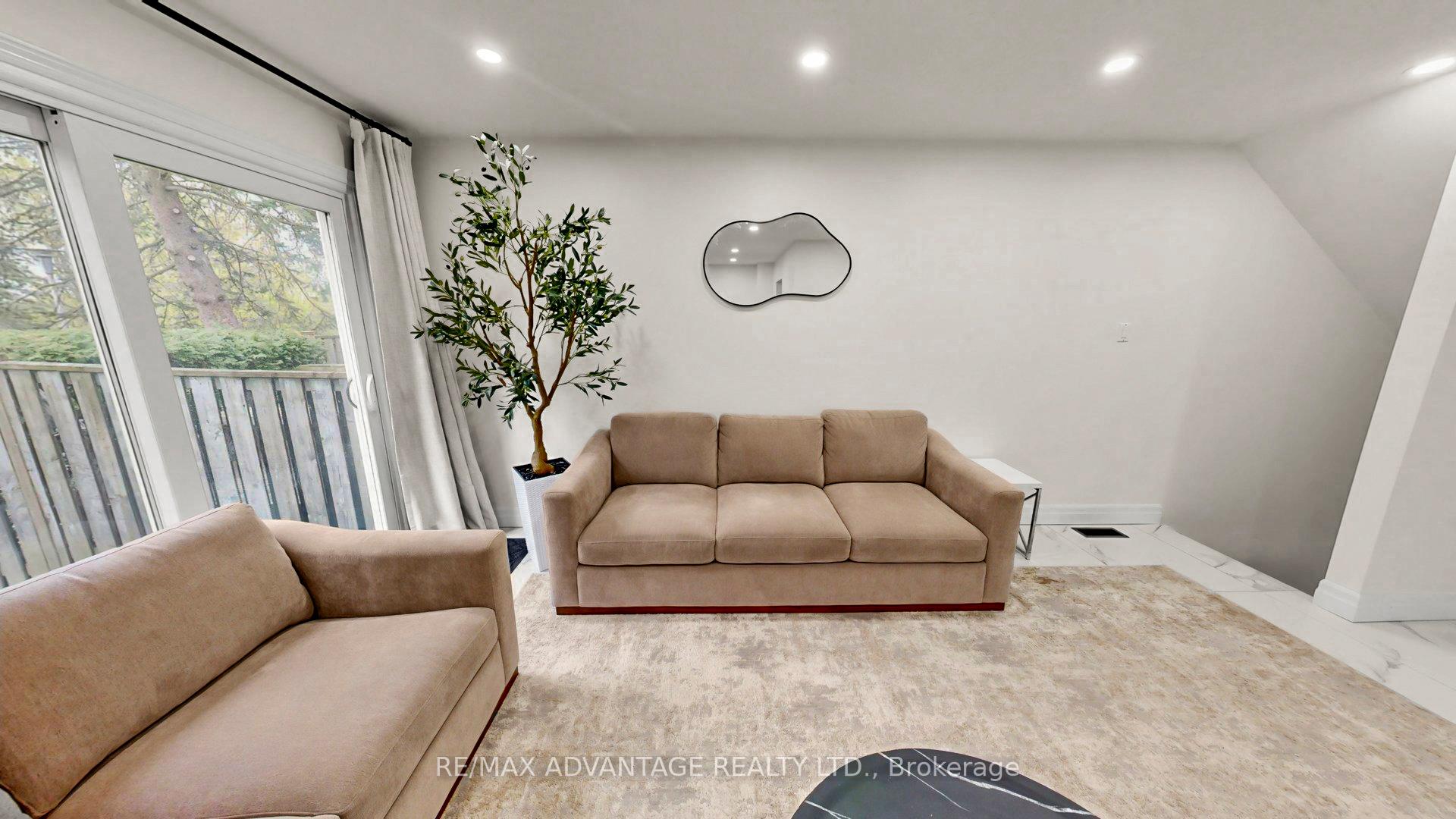 Photo 7 of Unit 67, 476 Wilkins Street, London, South R — HOMEH
