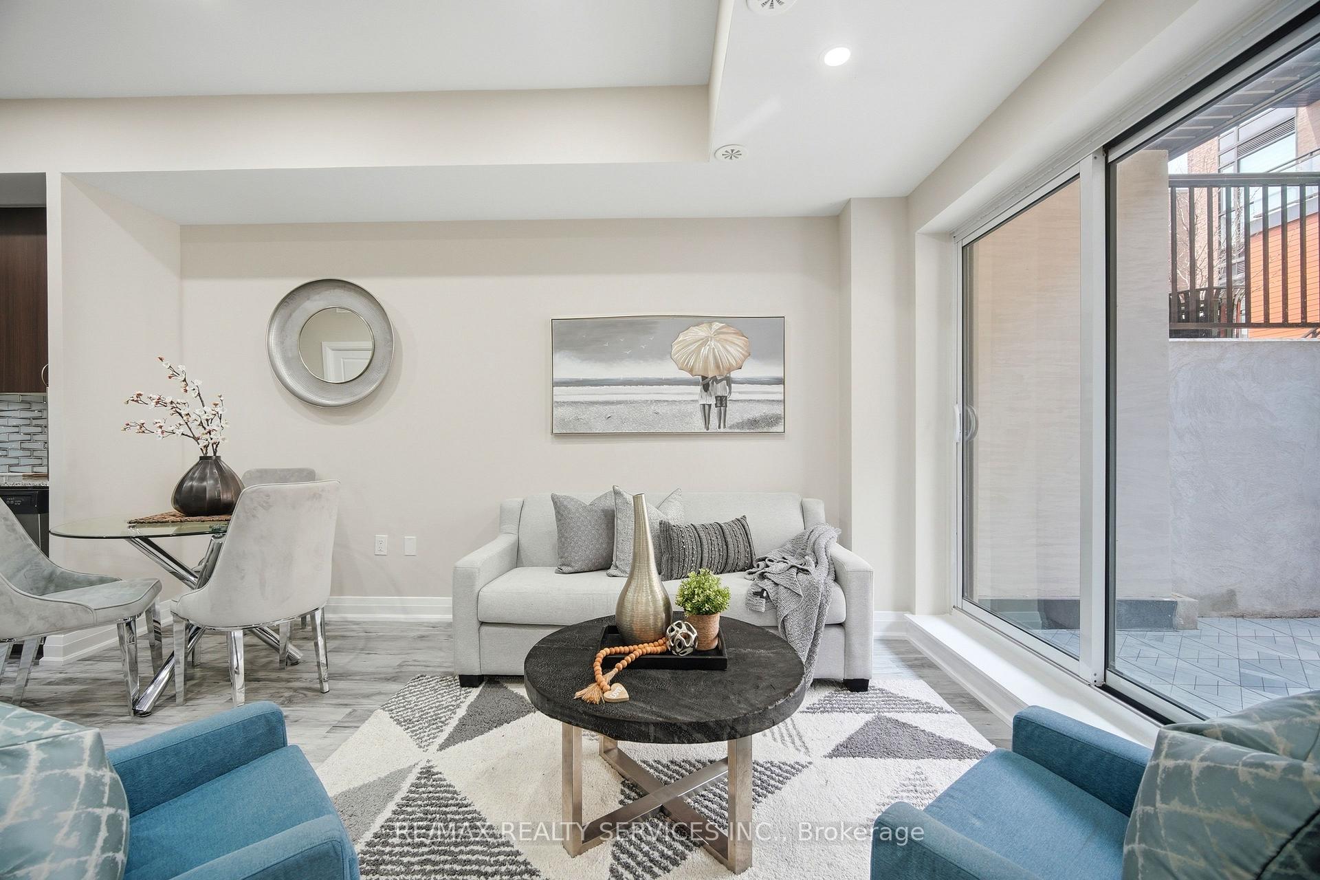 Photo 8 of Unit 302, 26 Coles Avenue, Vaughan, Vaughan Grove — HOMEH