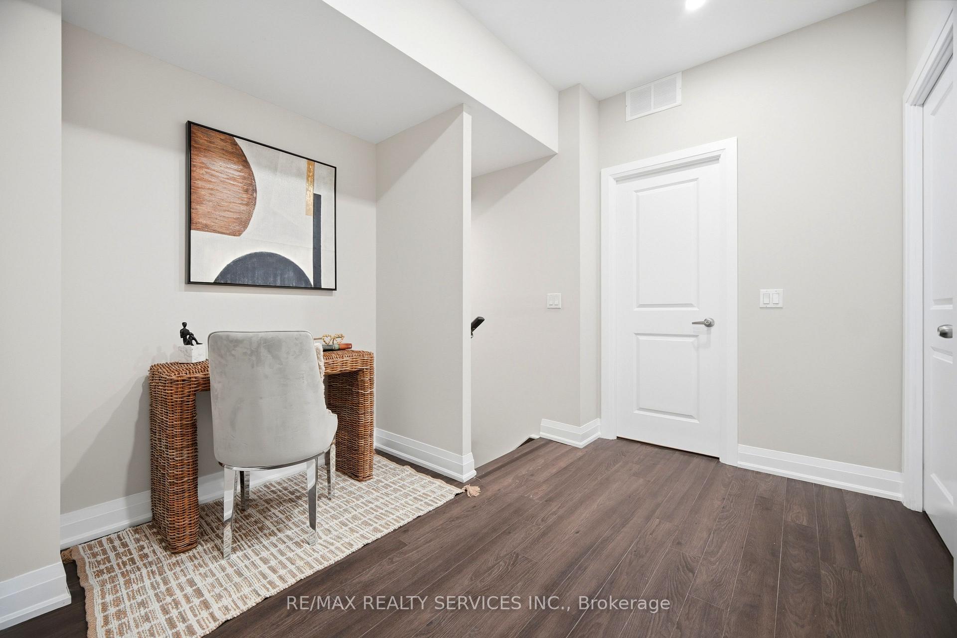 Photo 23 of Unit 302, 26 Coles Avenue, Vaughan, Vaughan Grove — HOMEH