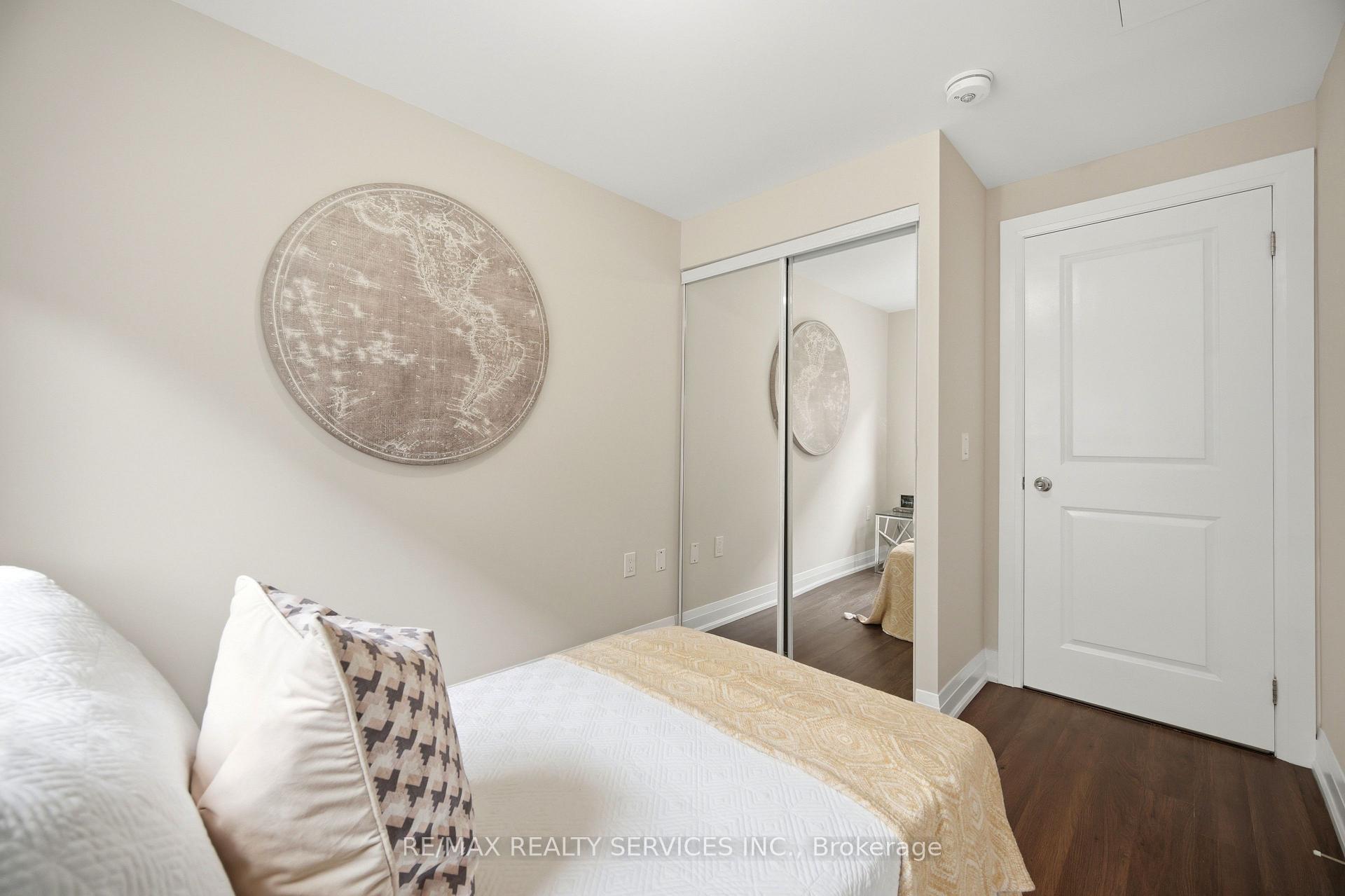 Photo 33 of Unit 302, 26 Coles Avenue, Vaughan, Vaughan Grove — HOMEH