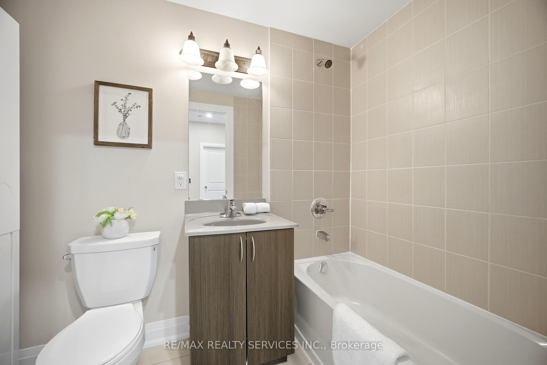 Photo 34 of Unit 302, 26 Coles Avenue, Vaughan, Vaughan Grove — HOMEH