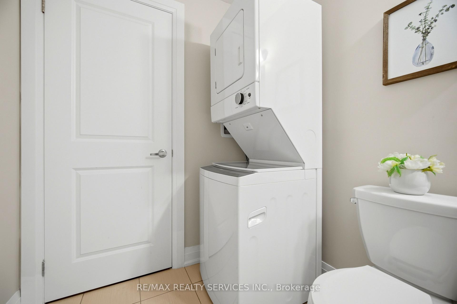 Photo 35 of Unit 302, 26 Coles Avenue, Vaughan, Vaughan Grove — HOMEH
