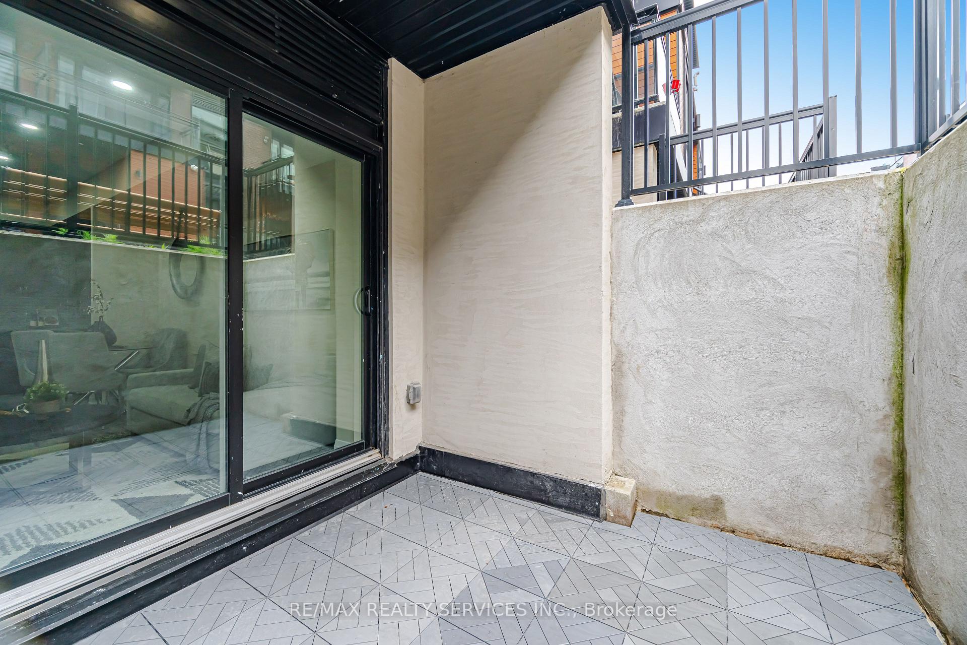 Photo 39 of Unit 302, 26 Coles Avenue, Vaughan, Vaughan Grove — HOMEH