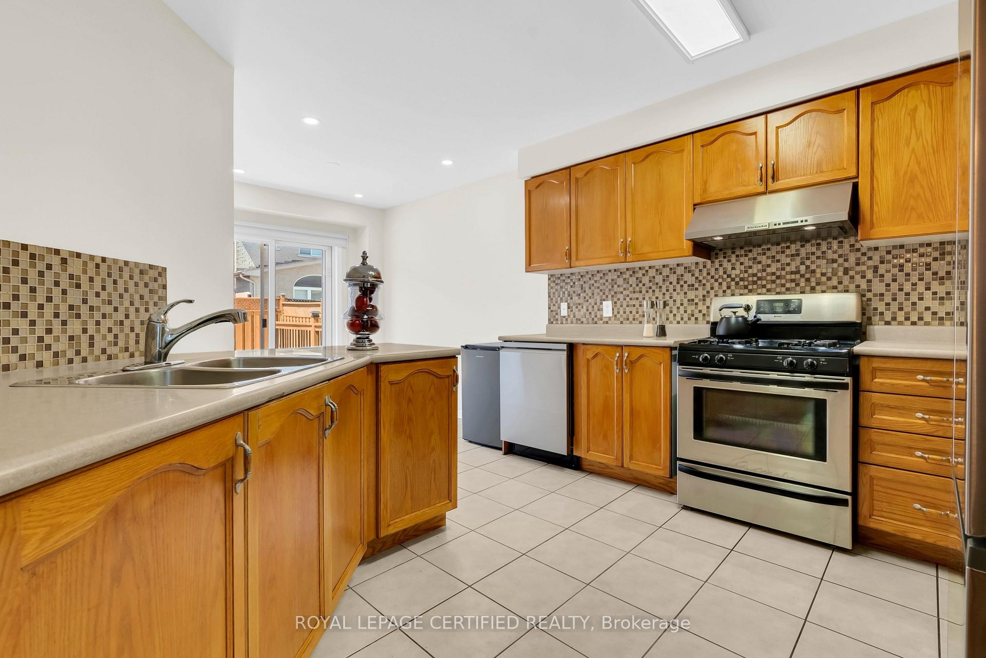 Photo 12 of 13 Heartleaf Crescent, Brampton, Fletcher's Meadow — HOMEH