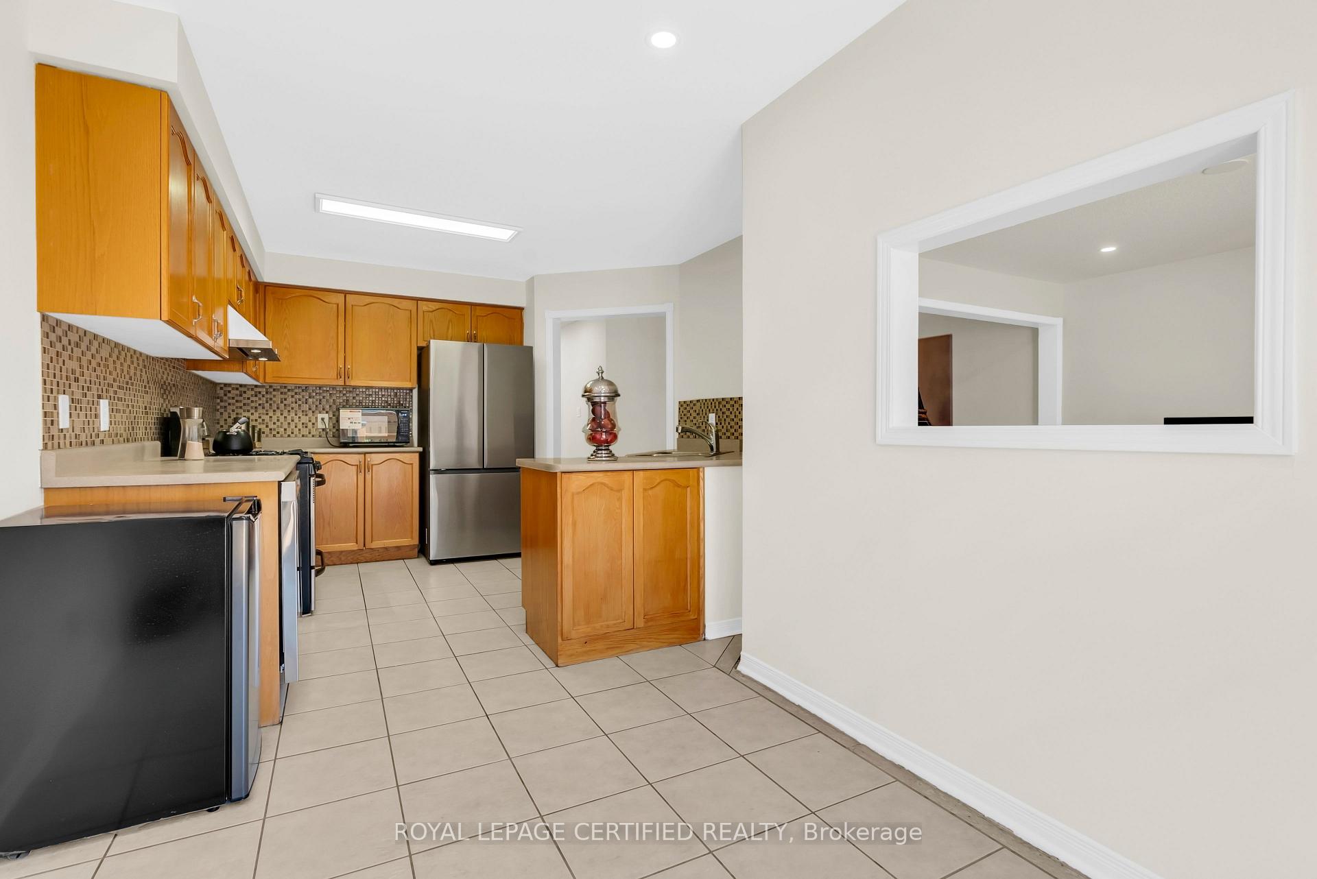 Photo 16 of 13 Heartleaf Crescent, Brampton, Fletcher's Meadow — HOMEH
