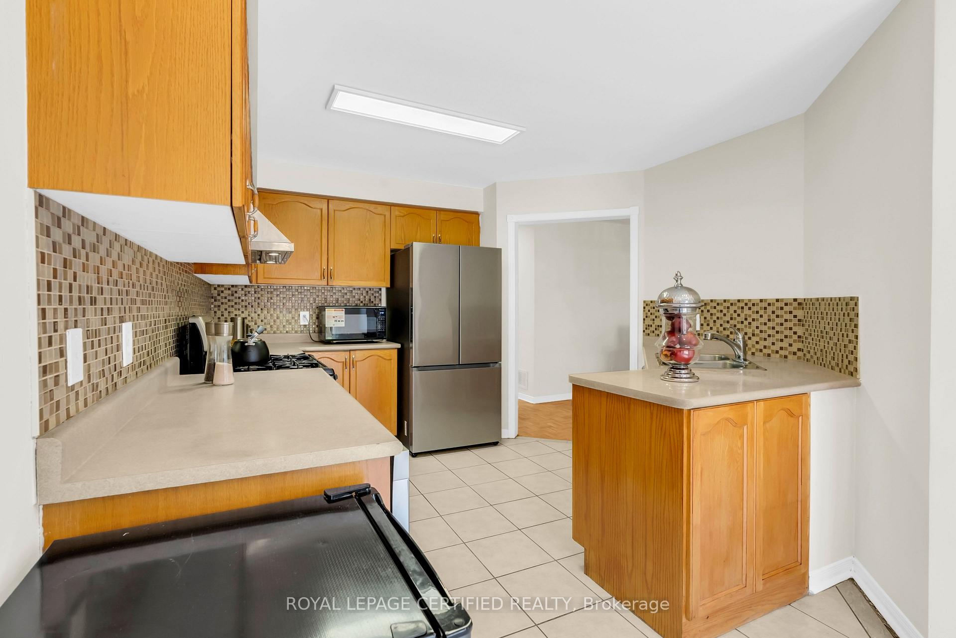 Photo 17 of 13 Heartleaf Crescent, Brampton, Fletcher's Meadow — HOMEH