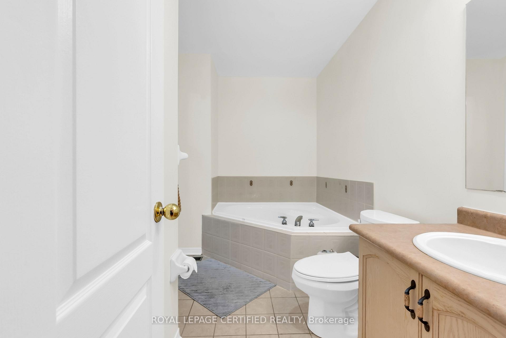 Photo 23 of 13 Heartleaf Crescent, Brampton, Fletcher's Meadow — HOMEH