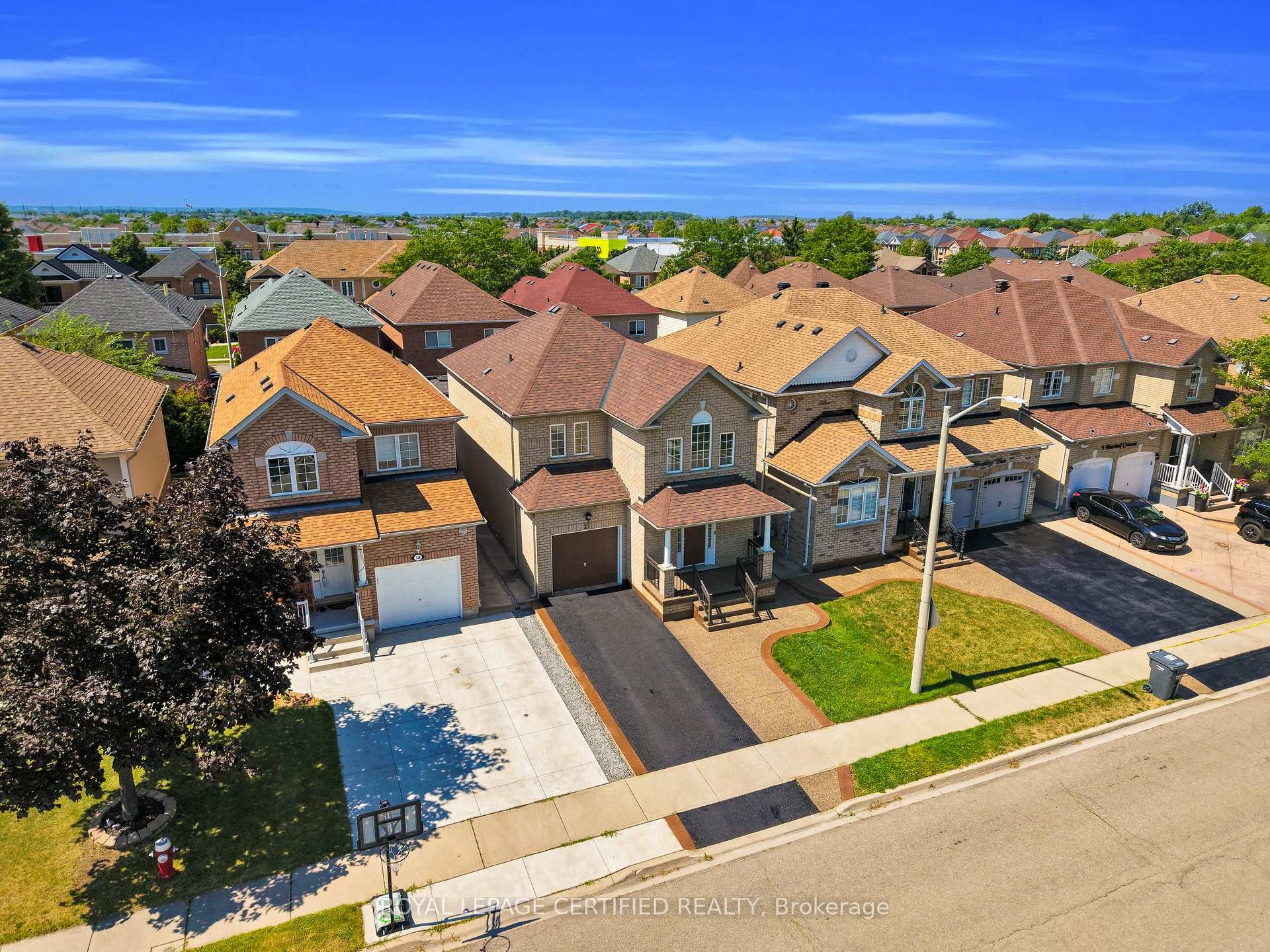 Photo 44 of 13 Heartleaf Crescent, Brampton, Fletcher's Meadow — HOMEH
