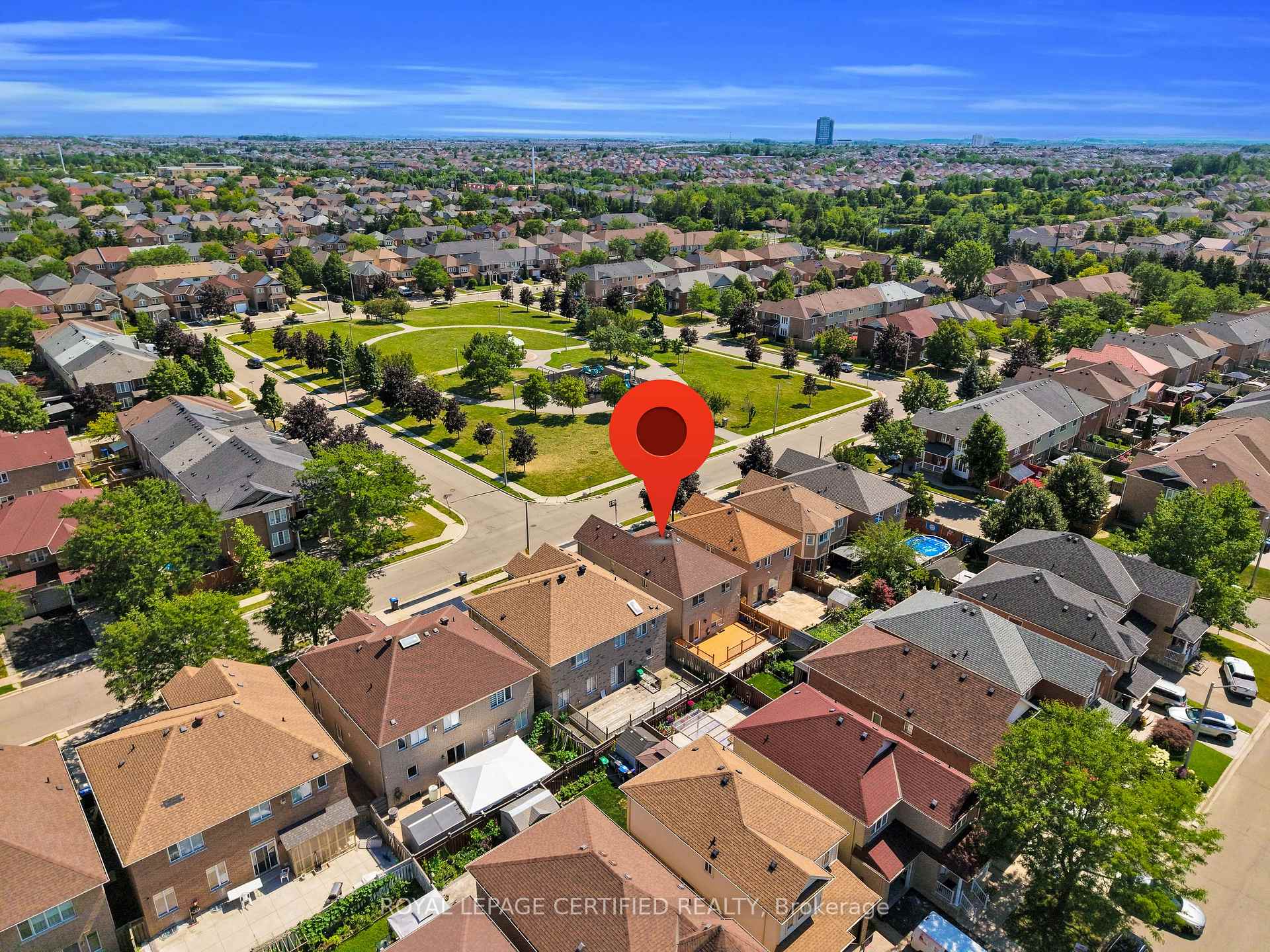 Photo 47 of 13 Heartleaf Crescent, Brampton, Fletcher's Meadow — HOMEH