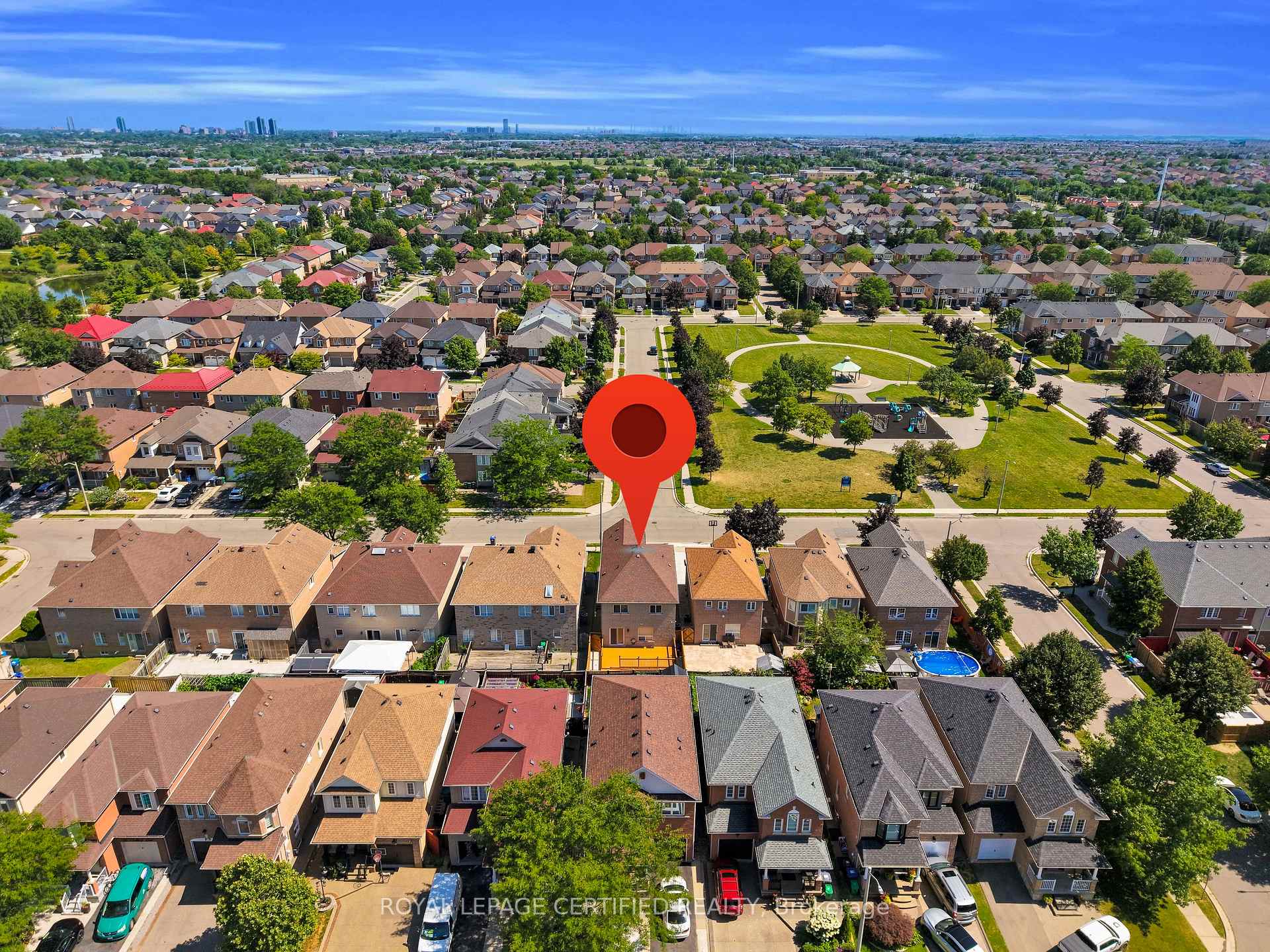Photo 48 of 13 Heartleaf Crescent, Brampton, Fletcher's Meadow — HOMEH