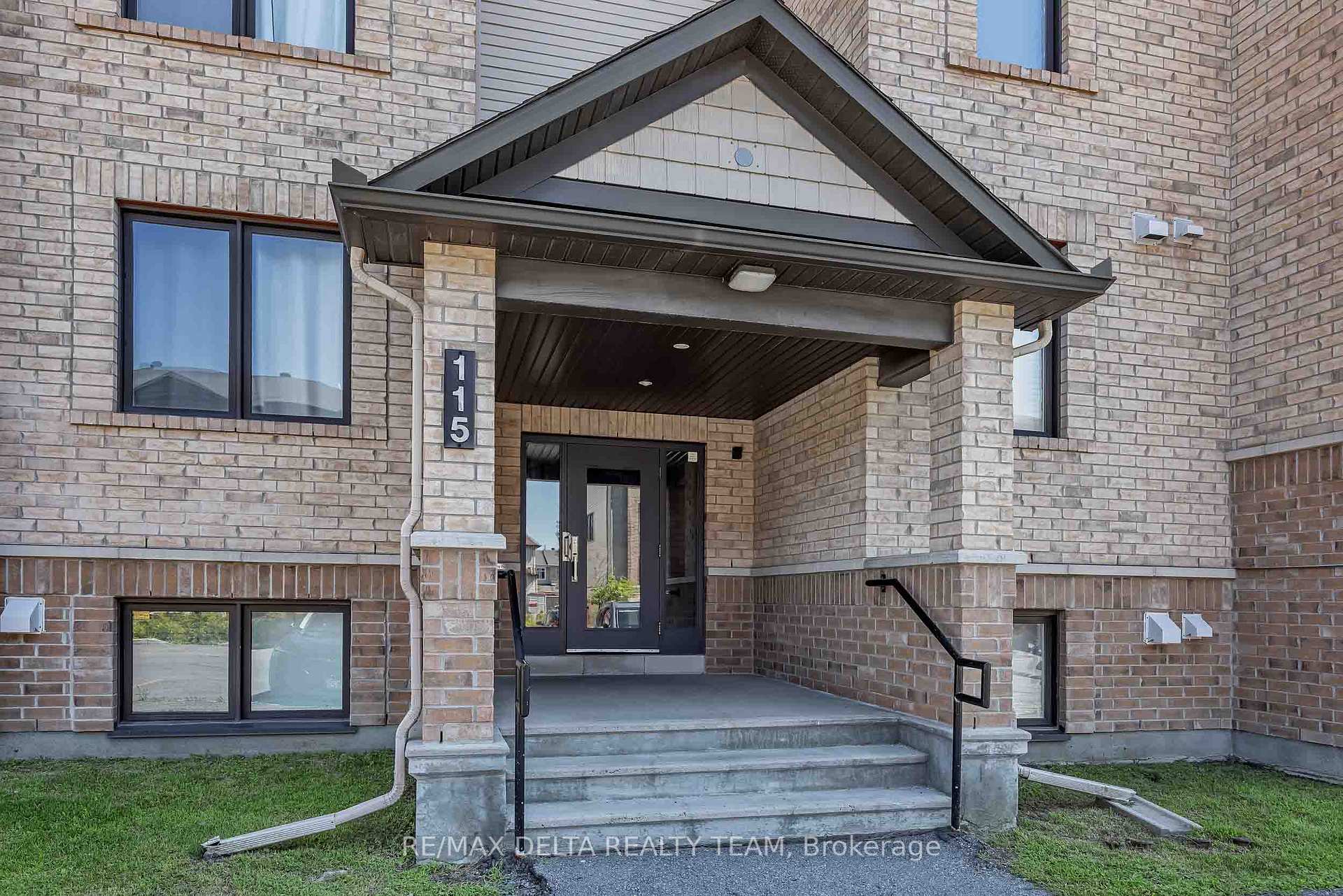 Photo 2 of Unit 8, 115 Bluestone Private, Ottawa, Avalon West — HOMEH