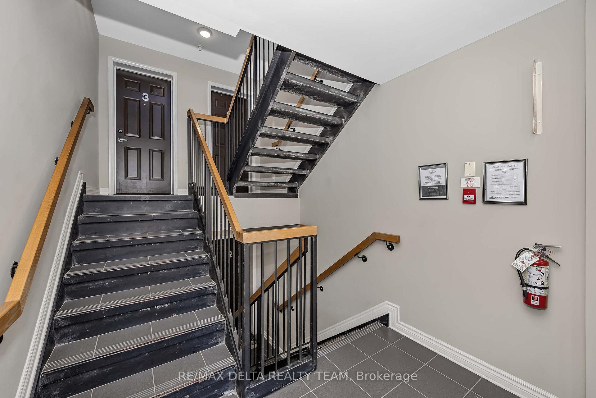 Photo 3 of Unit 8, 115 Bluestone Private, Ottawa, Avalon West — HOMEH