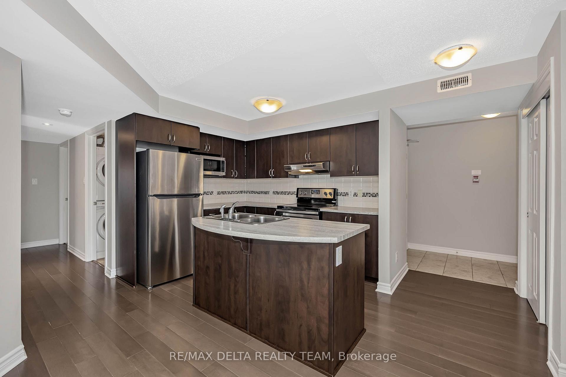 Photo 6 of Unit 8, 115 Bluestone Private, Ottawa, Avalon West — HOMEH