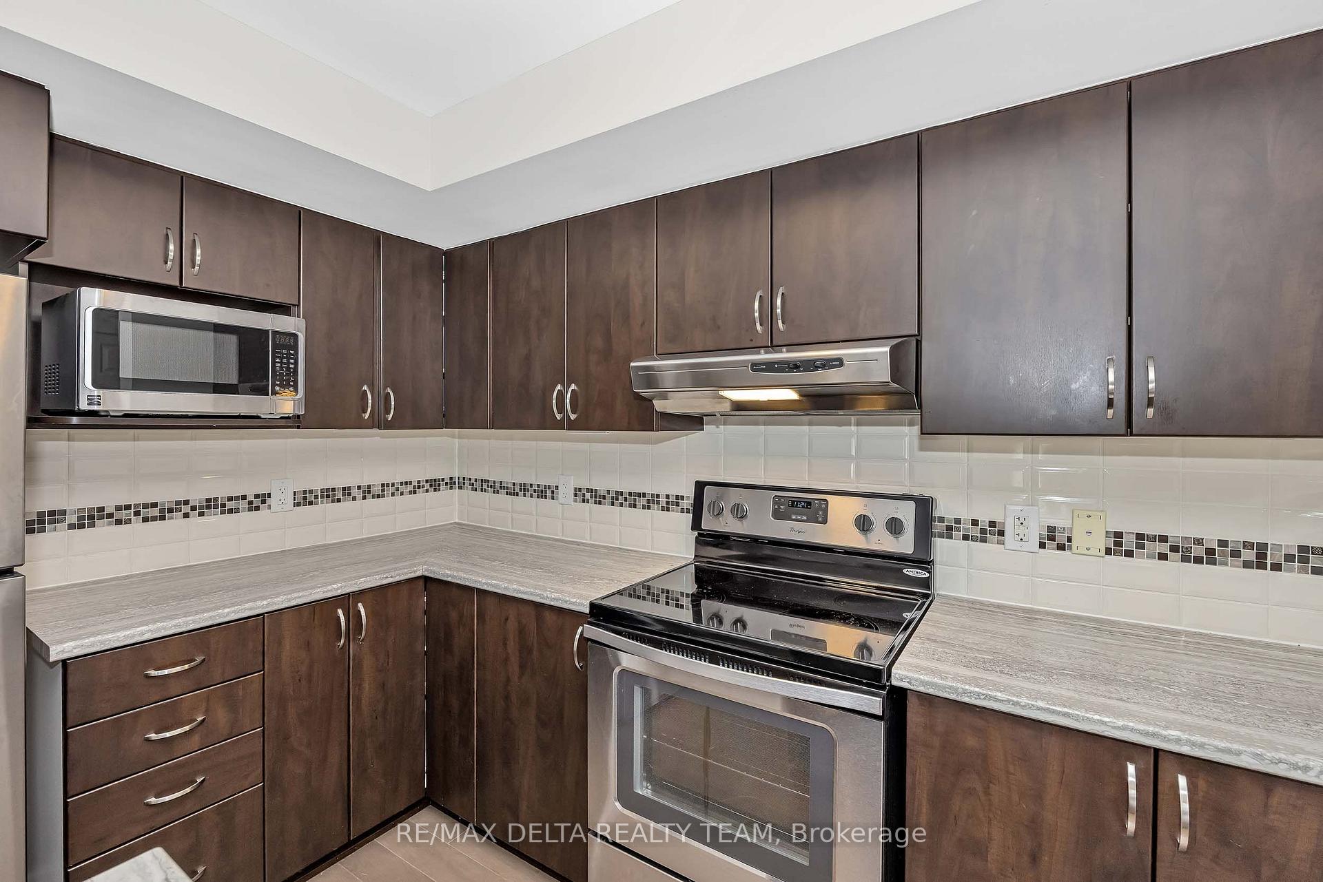 Photo 7 of Unit 8, 115 Bluestone Private, Ottawa, Avalon West — HOMEH