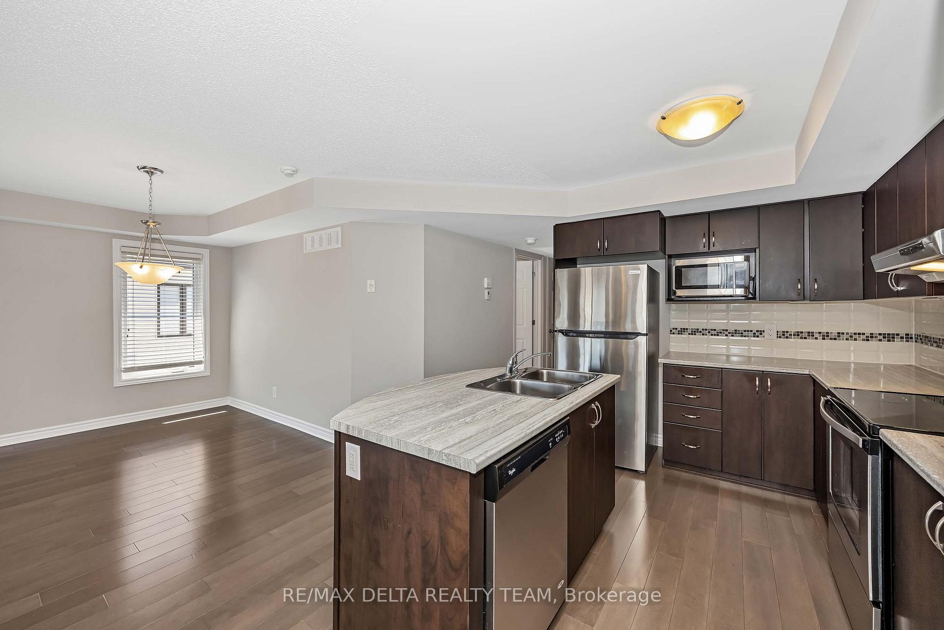 Photo 9 of Unit 8, 115 Bluestone Private, Ottawa, Avalon West — HOMEH