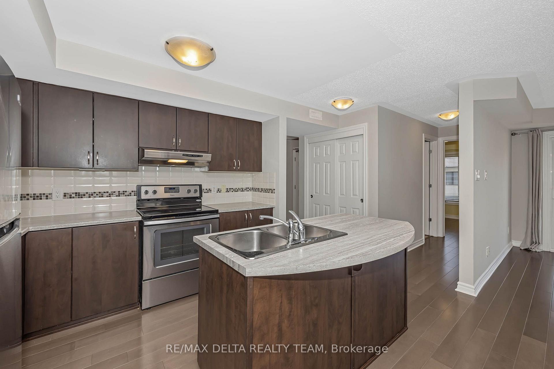 Photo 10 of Unit 8, 115 Bluestone Private, Ottawa, Avalon West — HOMEH
