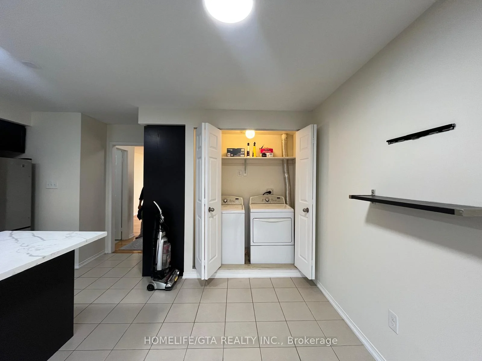Photo 19 of 403 Rossland Road E, Ajax, Central East — HOMEH