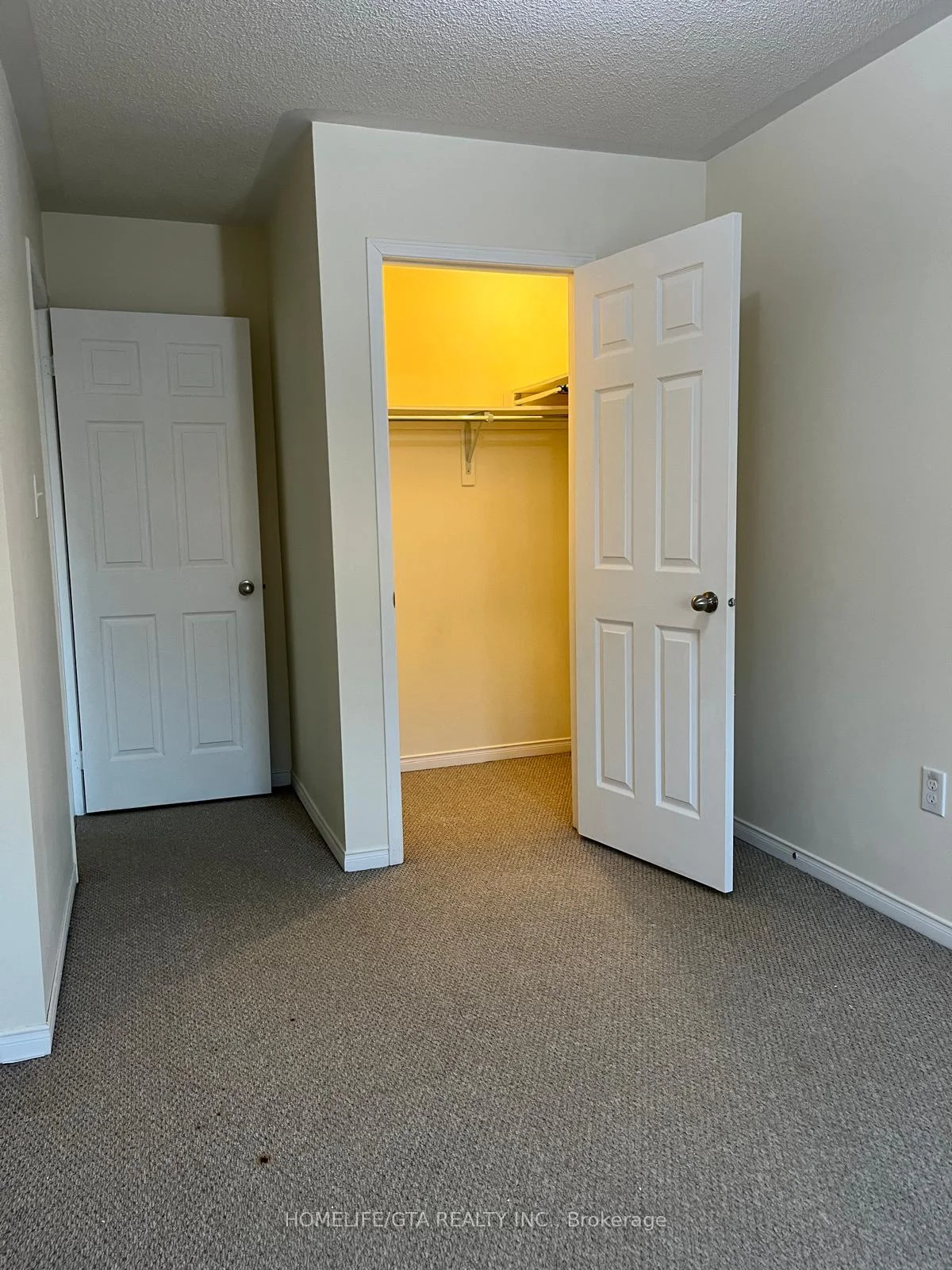 Photo 32 of 403 Rossland Road E, Ajax, Central East — HOMEH
