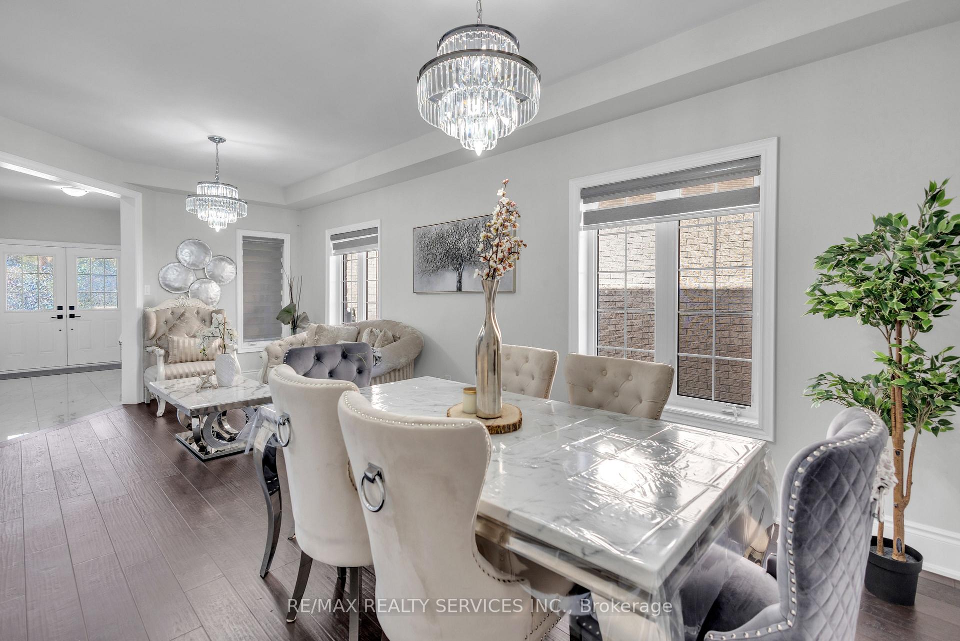 Photo 12 of 40 Rosewell Crescent, Halton Hills, Georgetown — HOMEH