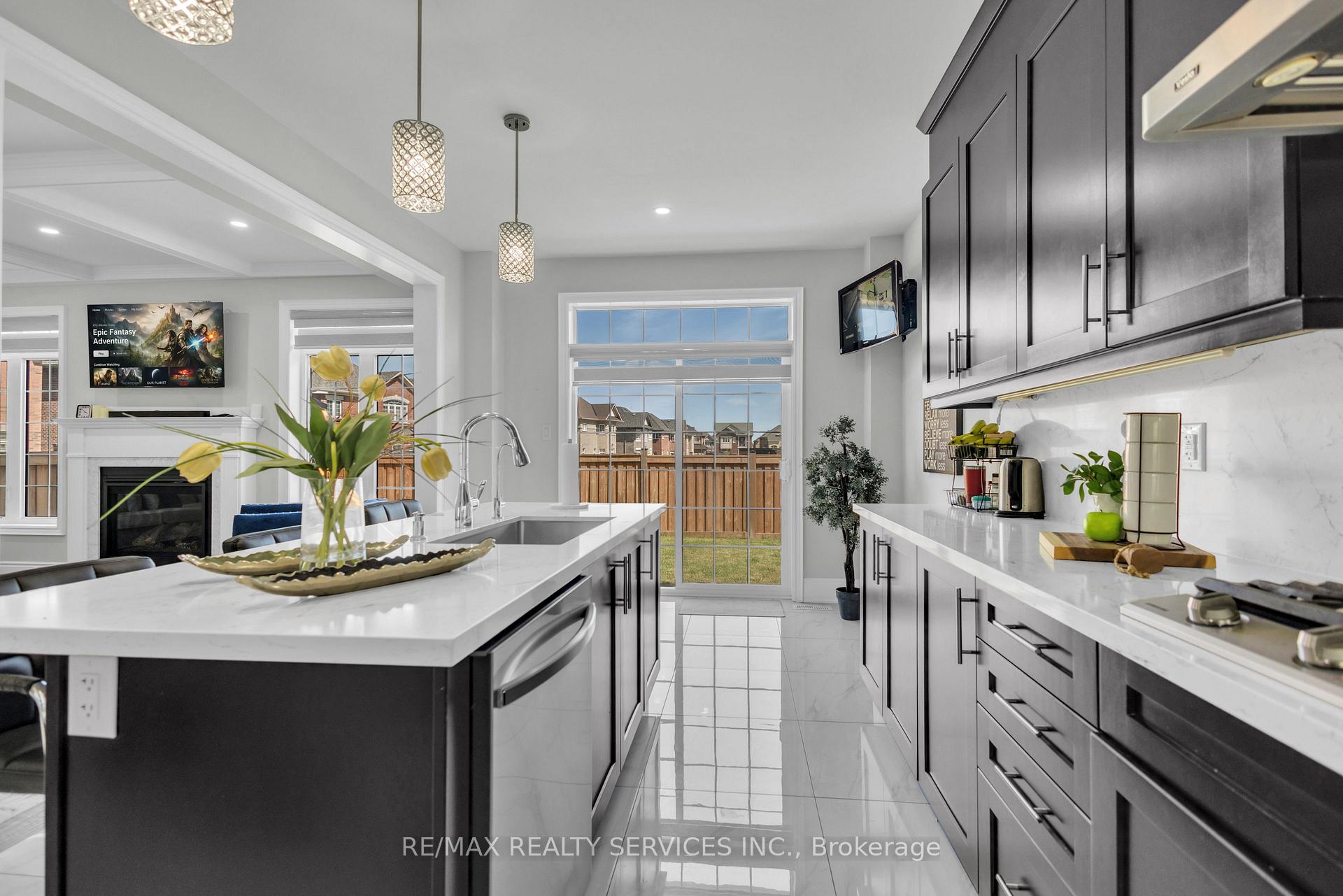 Photo 18 of 40 Rosewell Crescent, Halton Hills, Georgetown — HOMEH
