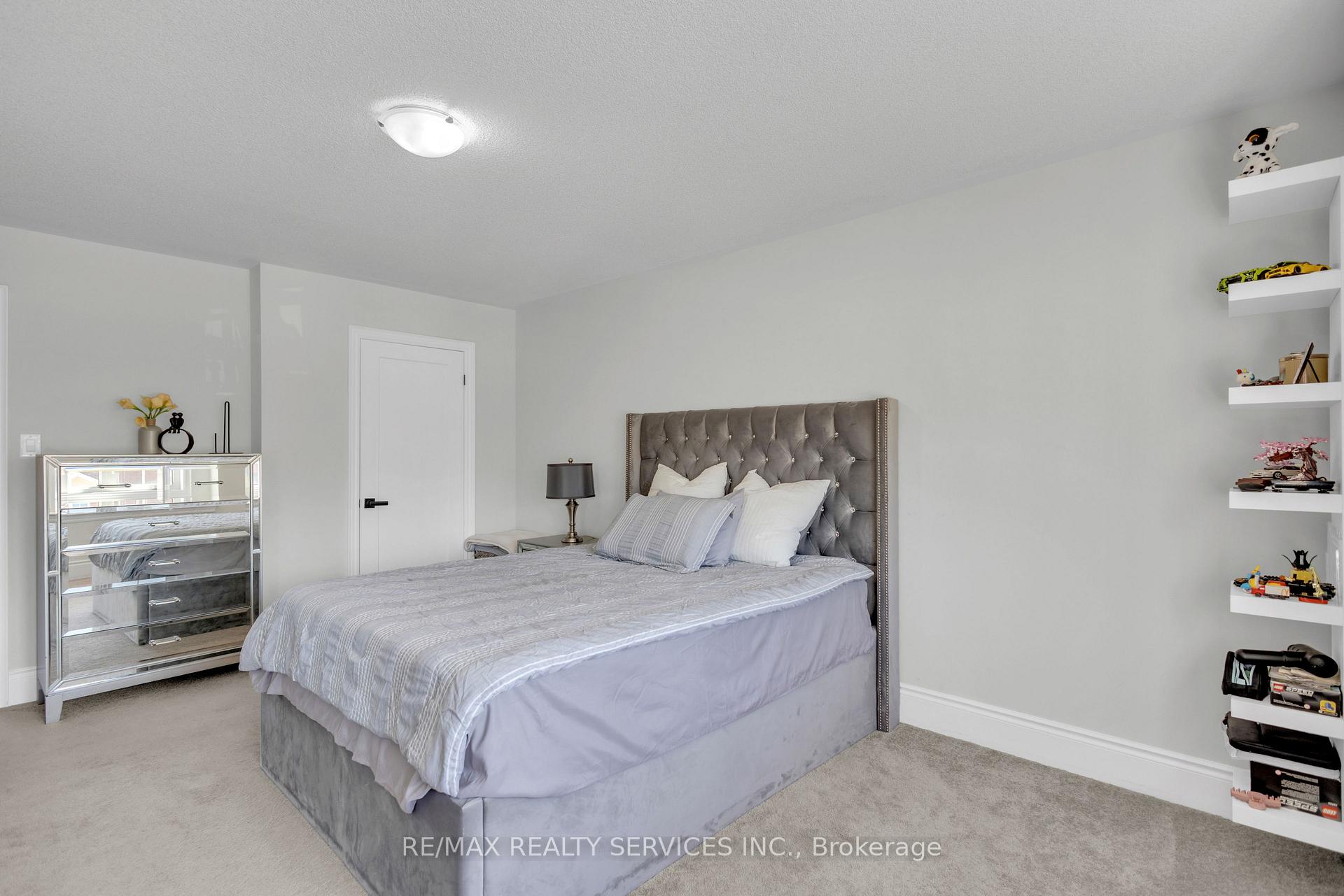Photo 24 of 40 Rosewell Crescent, Halton Hills, Georgetown — HOMEH