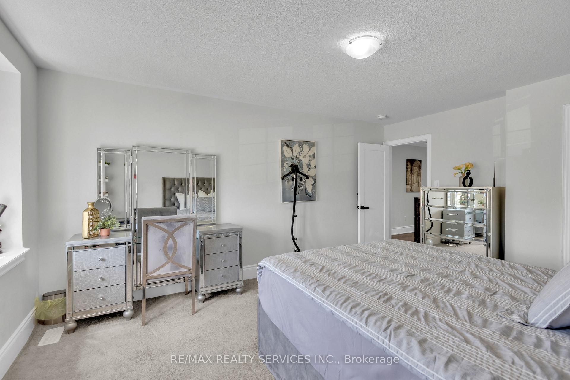 Photo 25 of 40 Rosewell Crescent, Halton Hills, Georgetown — HOMEH