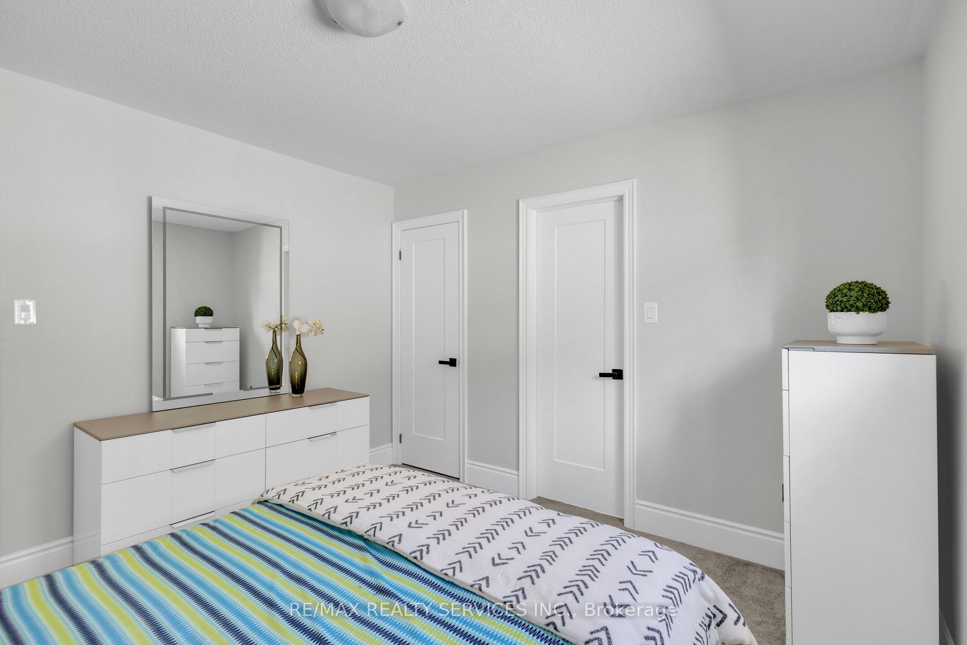 Photo 32 of 40 Rosewell Crescent, Halton Hills, Georgetown — HOMEH