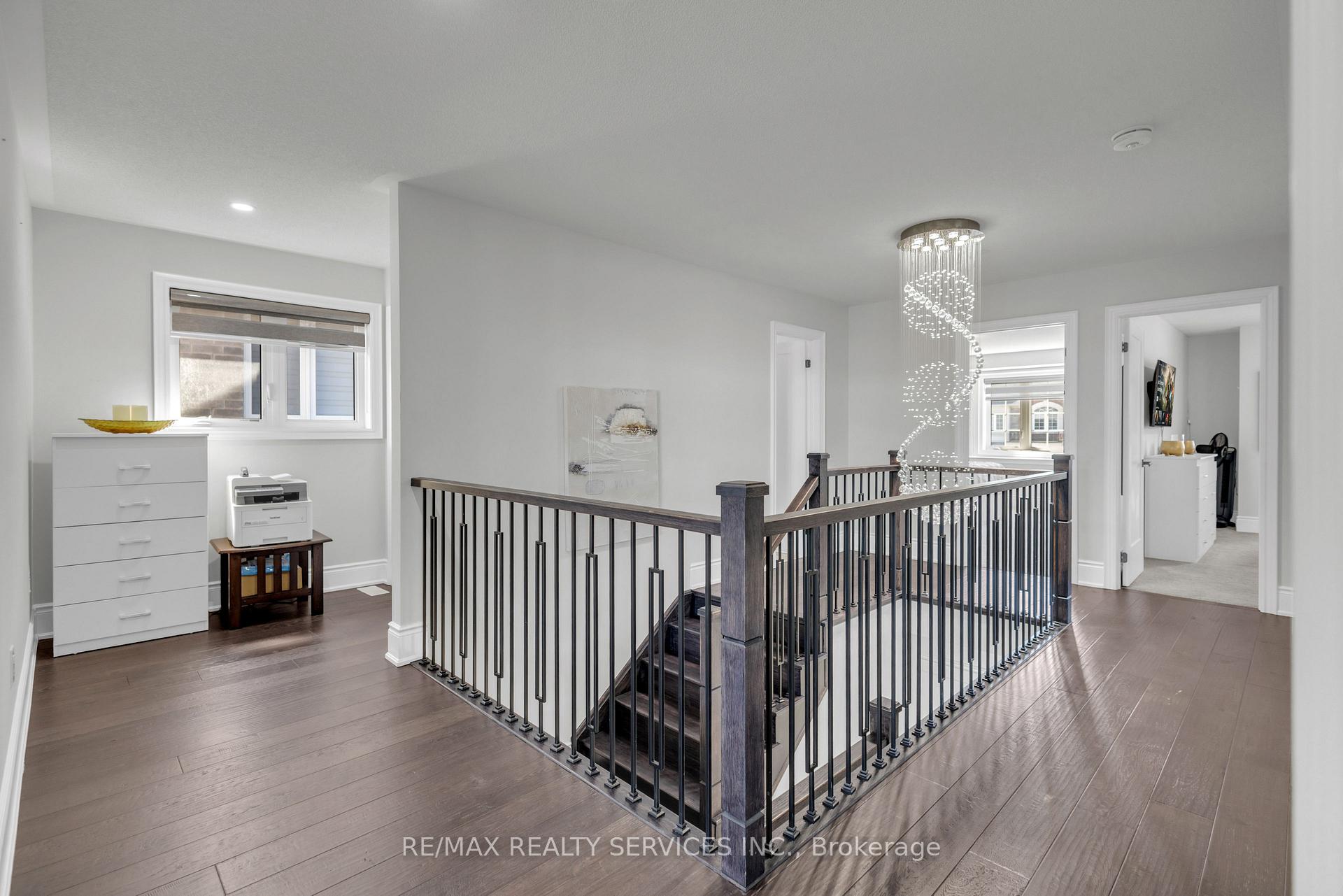 Photo 38 of 40 Rosewell Crescent, Halton Hills, Georgetown — HOMEH