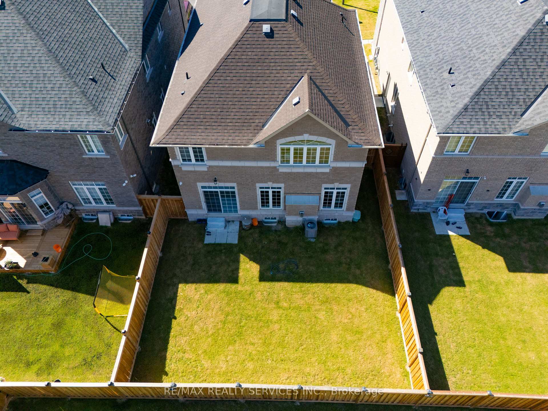 Photo 49 of 40 Rosewell Crescent, Halton Hills, Georgetown — HOMEH