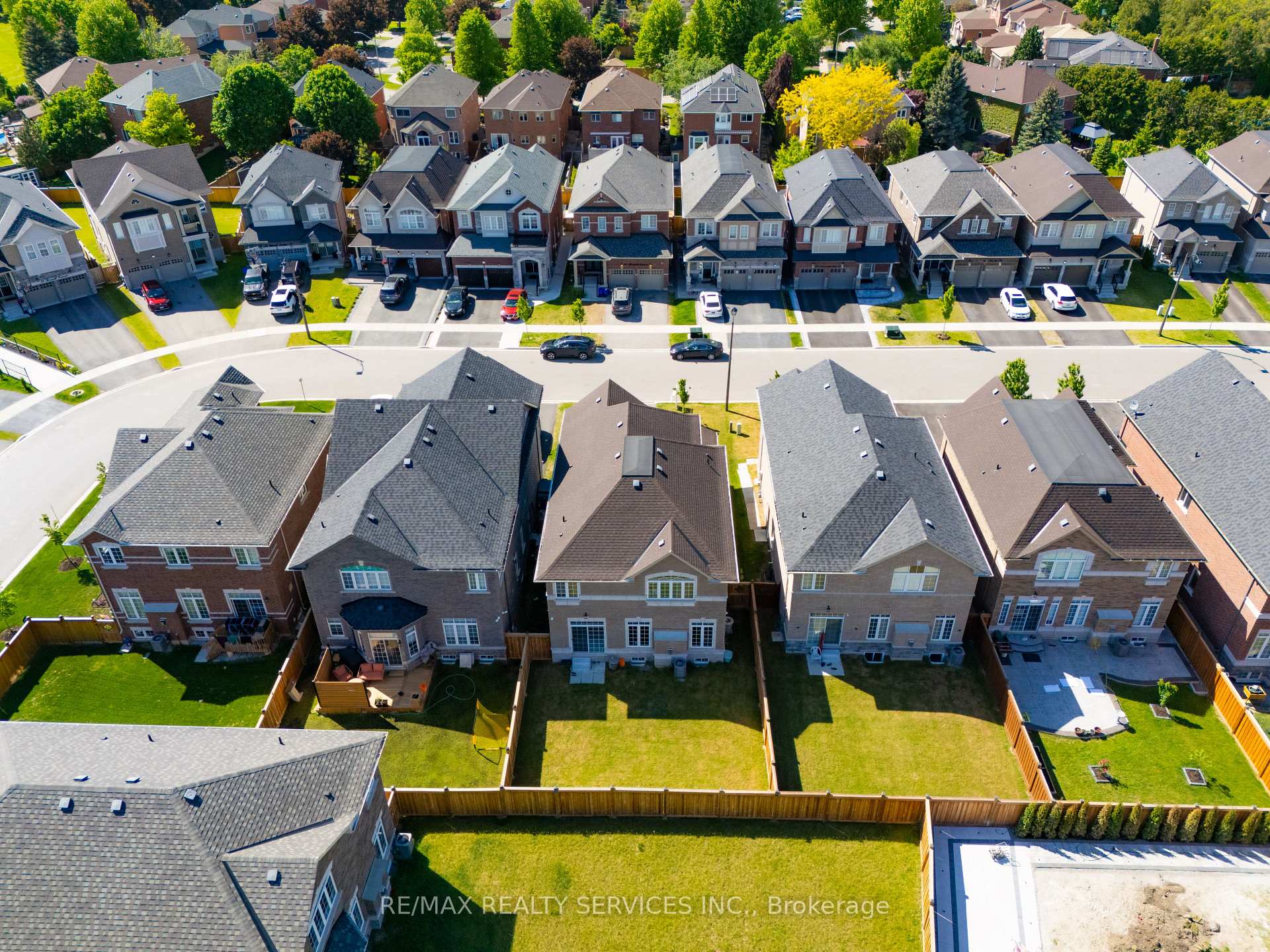 Photo 50 of 40 Rosewell Crescent, Halton Hills, Georgetown — HOMEH
