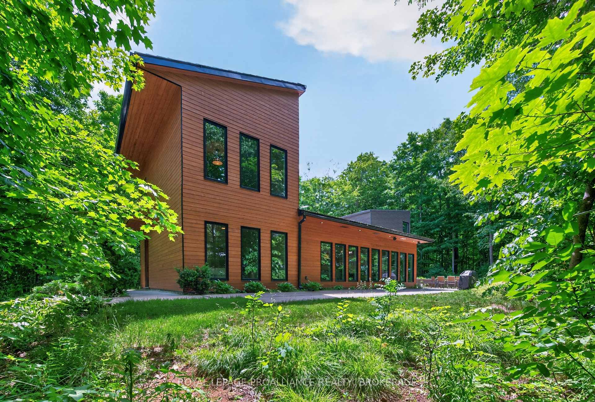 Photo 2 of 3063 Brewers Mills Road, Kingston, City North of 401 — HOMEH
