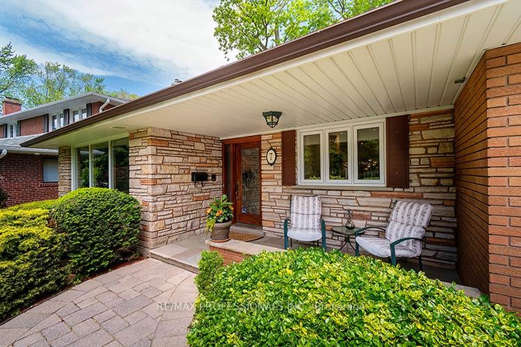 Photo 5 of 7 Cherry Post Crescent, Etobicoke, Markland Wood — HOMEH