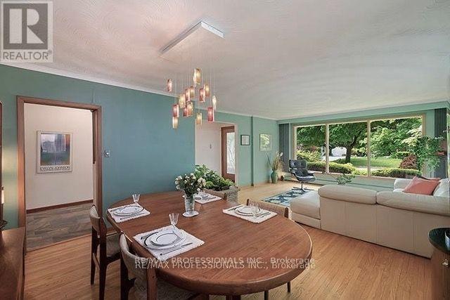 Photo 29 of 7 Cherry Post Crescent, Etobicoke, Markland Wood — HOMEH