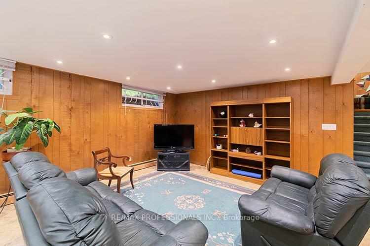 Photo 67 of 7 Cherry Post Crescent, Etobicoke, Markland Wood — HOMEH
