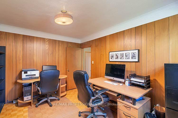 Photo 44 of 7 Cherry Post Crescent, Etobicoke, Markland Wood — HOMEH