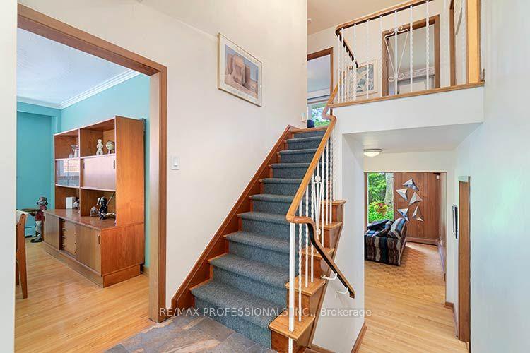 Photo 46 of 7 Cherry Post Crescent, Etobicoke, Markland Wood — HOMEH