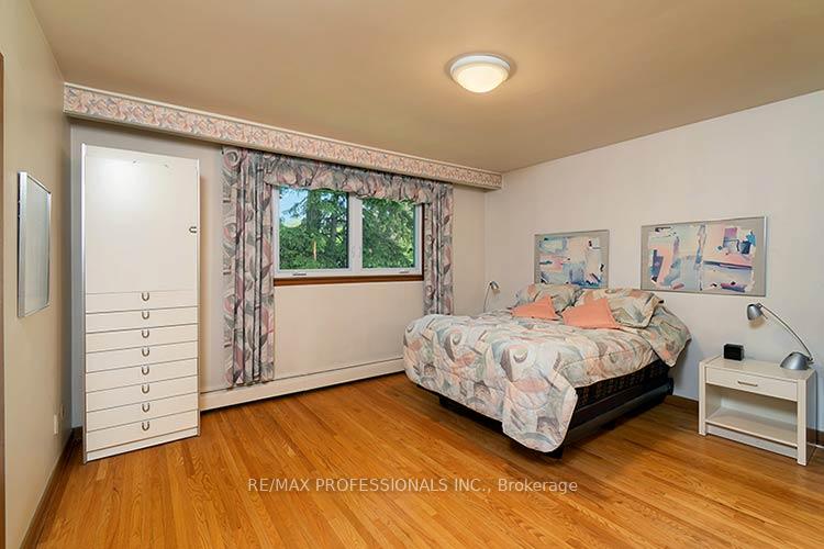 Photo 48 of 7 Cherry Post Crescent, Etobicoke, Markland Wood — HOMEH