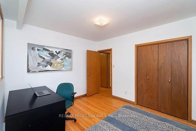 Photo 60 of 7 Cherry Post Crescent, Etobicoke, Markland Wood — HOMEH
