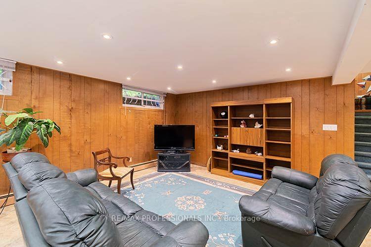 Photo 68 of 7 Cherry Post Crescent, Etobicoke, Markland Wood — HOMEH