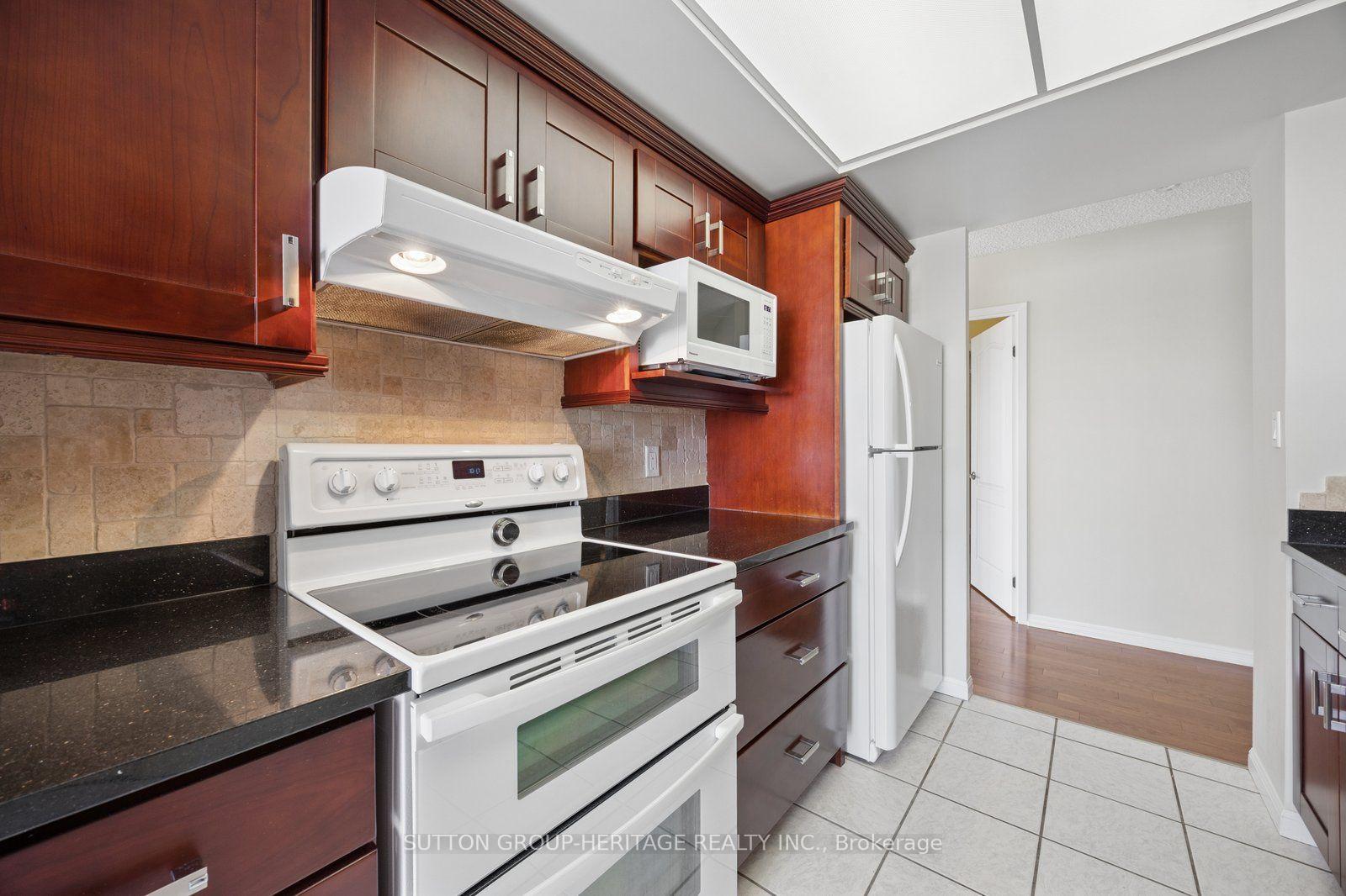 Photo 18 of Unit 1207, 712 Rossland Road E, Whitby, Pringle Creek — HOMEH