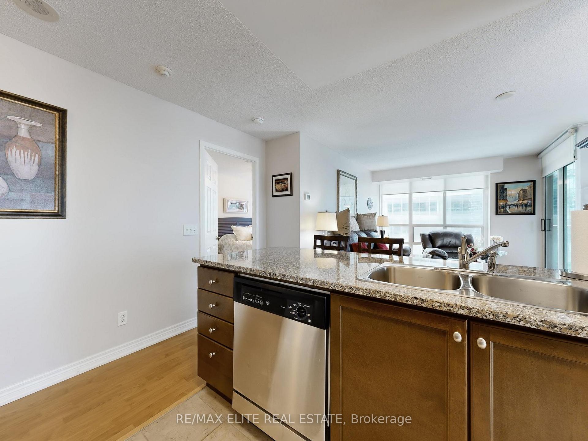 Photo 13 of Unit 1806, 30 Grand Trunk Crescent, Toronto, Waterfront Communities — HOMEH