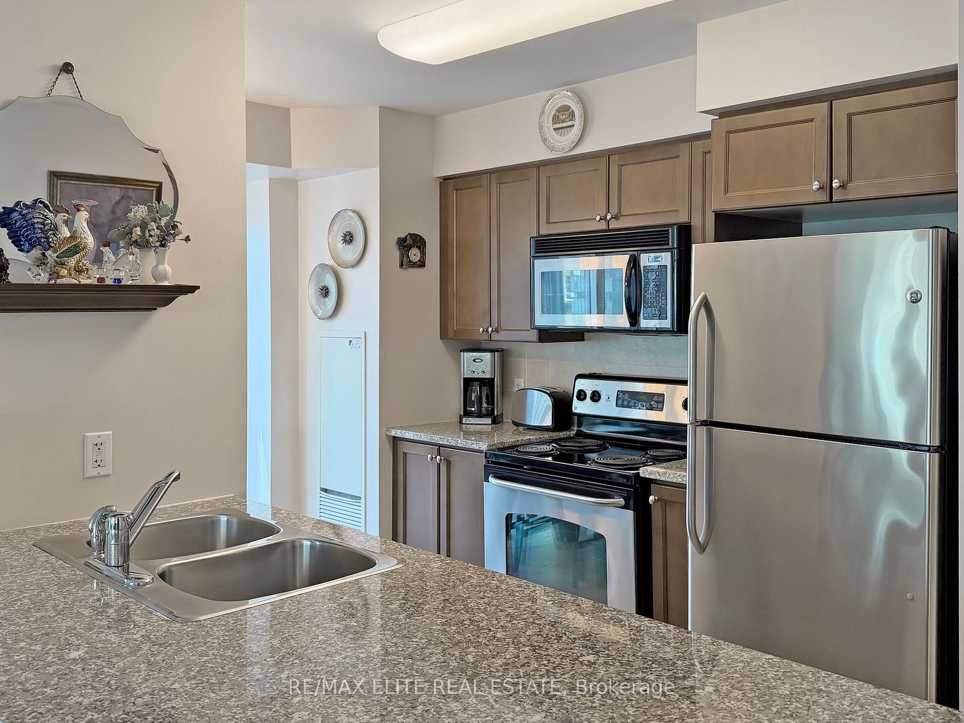 Photo 14 of Unit 1806, 30 Grand Trunk Crescent, Toronto, Waterfront Communities — HOMEH