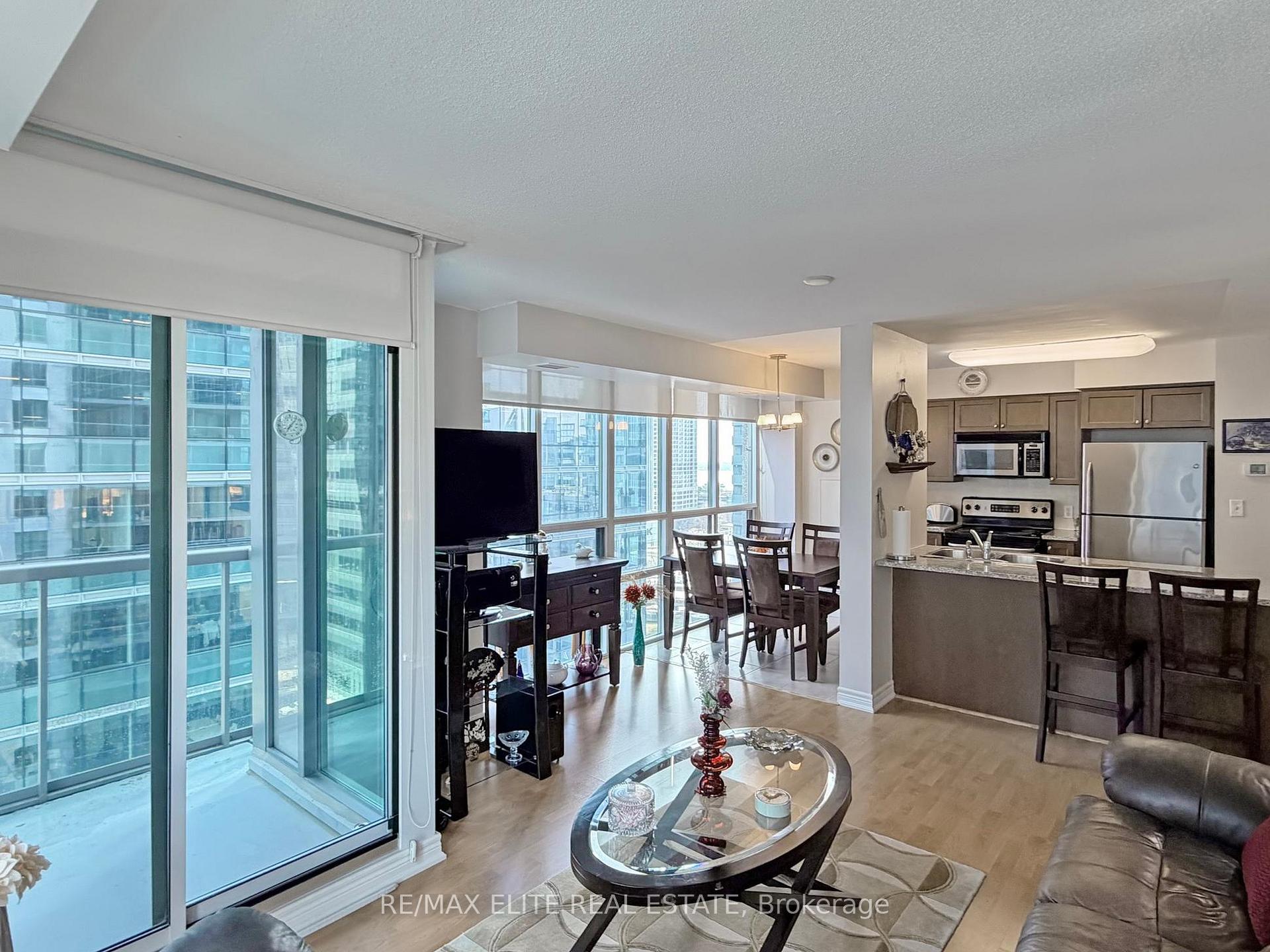 Photo 18 of Unit 1806, 30 Grand Trunk Crescent, Toronto, Waterfront Communities — HOMEH